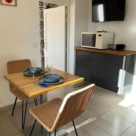 Appartement Deux Pieces Donnant Sur Un Jardin Antibes Exterior foto